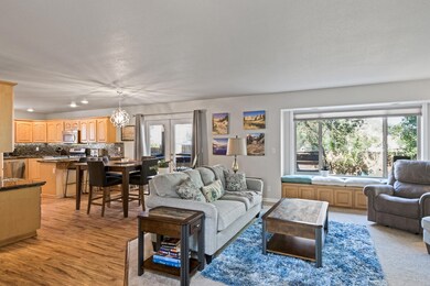 442 NE Alpenview Ln, Bend, OR 97701 - photo 2