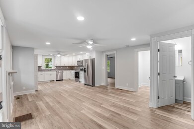 110 E 6th St, Laurel, DE 19956 - photo 4