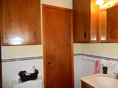 1225 Baker Dr, Macon, GA 31206 - photo 7