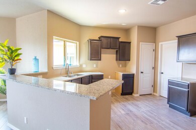 805 Hertfordshire St, El Paso, TX 79928 - photo 5