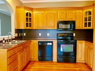 253 Maple Creek Dr, Statesville, NC 28625 - photo 4