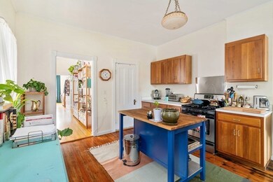 19 Howe St, Somerville, MA 02145 - photo 6