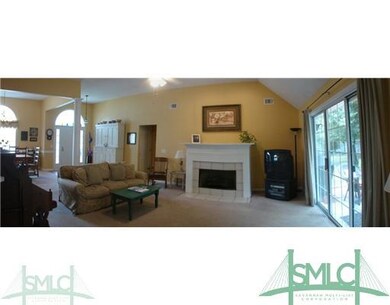 Den/Family/Great Room. Dimensions: 19  x 18  No he