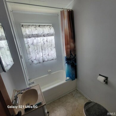 1007 W Race St, Portland, IN 47371 - photo 6