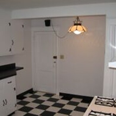 9 Glenmore Terrace unit 1, Newton Highlands, MA 02461 - photo 2