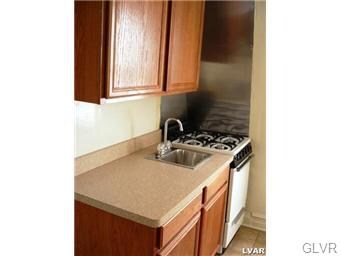 218 N Madison St unit 3rd F, Allentown, PA 18102 - photo 2