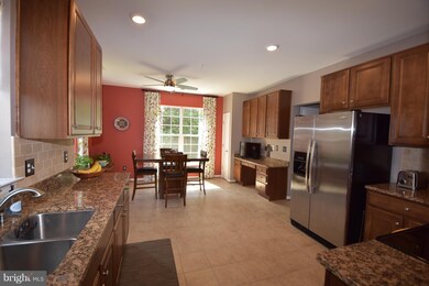 8611 Wintergreen Ct unit 206, Odenton, MD 21113 - photo 3