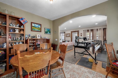 559 E Pleasant St-9
