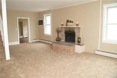 3921 E Grant St, Slatington, PA 18080 - photo 4