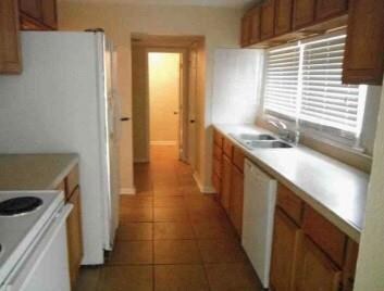 2914 S Claremont Ave, Independence, MO 64052 - photo 7