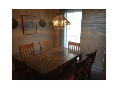 Kitchen. Eat-In Kitchen