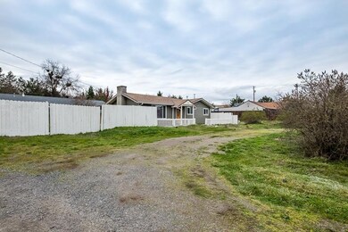1934 Spring St, Medford, OR 97504 - photo 2