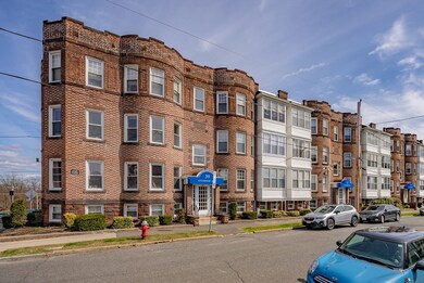 37 O'Connor Ave unit 2L, Holyoke, MA 01040 - photo 3