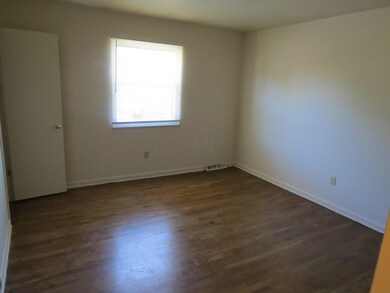 1147 Mccarley Dr W unit 47, Columbus, OH 43228 - photo 2