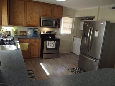 106 N Mcneil St, Burgaw, NC 28425 - photo 5