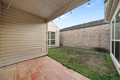12143 Stone West Dr, Houston, TX 77035 - photo 7