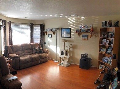 592 Briarwood Dr, Central Point, OR 97502 - photo 3