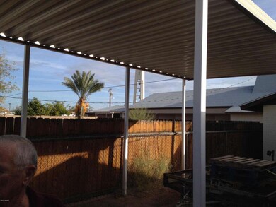Outdoor Parking Struckture in Backyard