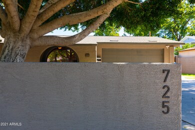 725_N_Grand_Front_5