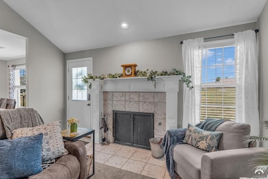 218 W 27th St, Eudora, KS 66025 - photo 4