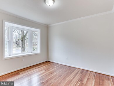 12149 Dove Cir, Laurel, MD 20708 - photo 4