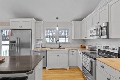 182 Colonial Dr, Portsmouth, NH 03801 - photo 4