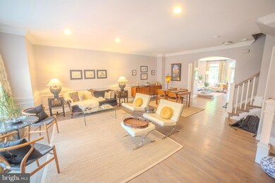 10679 Yorktown Ct, Fairfax, VA 22030 - photo 3