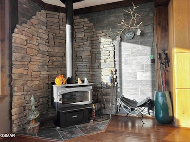 3307 Chinquapin Dr, Sevierville, TN 37876 - photo 6