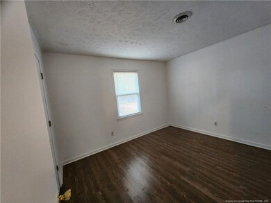 1433 Artesian Ct, Fayetteville, NC 28304 - photo 6