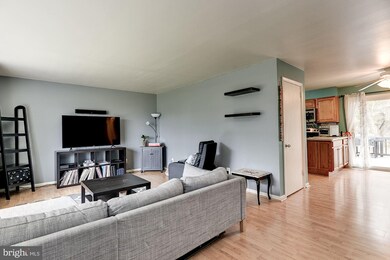 1124 Dundee Rd, Sykesville, MD 21784 - photo 3