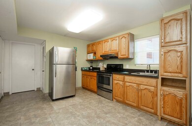 Open and bright kitchen