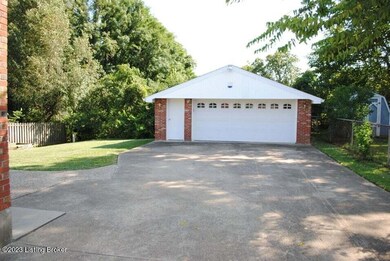 9504 Plumwood Rd, Louisville, KY 40291 - photo 2