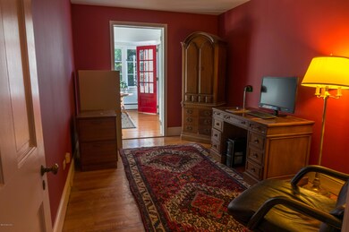 14 Spring St. Den