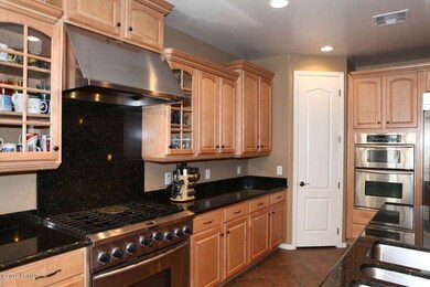Azalea Kitchen2