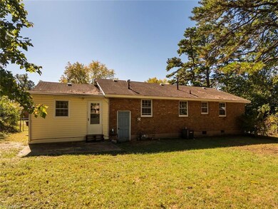 1906 Urban Dr, Greensboro, NC 27403 - photo 3