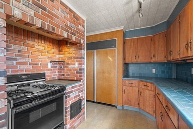 289 King Philip St, Fall River, MA 02724 - photo 6