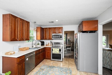 111 Burlington Ave, Greer, SC 29650 - photo 7