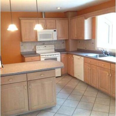 149 Pleasant St, Bridgewater, MA 02324 - photo 3