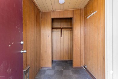 1609ElmendorfDr(19of20)