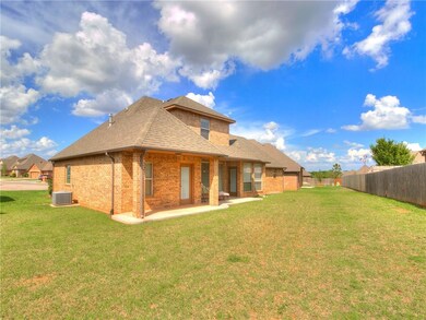 2804 SE 8th Ct, Moore, OK 73160 - photo 3
