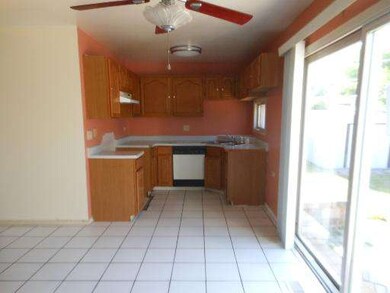 223 Bolz Rd, Carpentersville, IL 60110 - photo 4