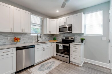 8-web-or-mls-898-s-champion-ave