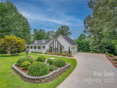 76 Chestnut Ln, Hendersonville, NC 28792 - photo 3