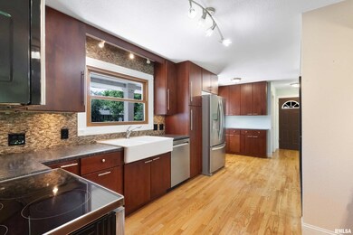 14 Oakbrook Place, Bettendorf, IA 52722 - photo 6