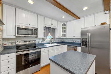 42 Carroll St, Pittsfield, NH 03263 - photo 2