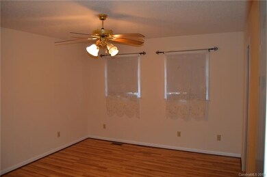 401 Miller Farm Rd, Statesville, NC 28625 - photo 6