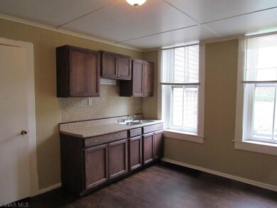 Main Unit 1st Flr Kitchen View