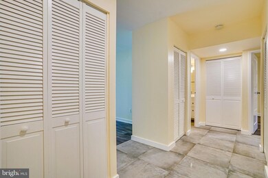 3105 Buccaneer Ct unit 102, Fairfax, VA 22031 - photo 6