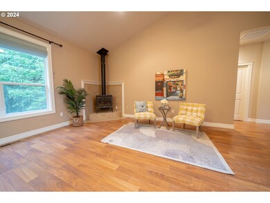 513 Juniper St, Lyons, OR 97358 - photo 2