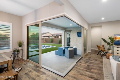 Retractable glass slider